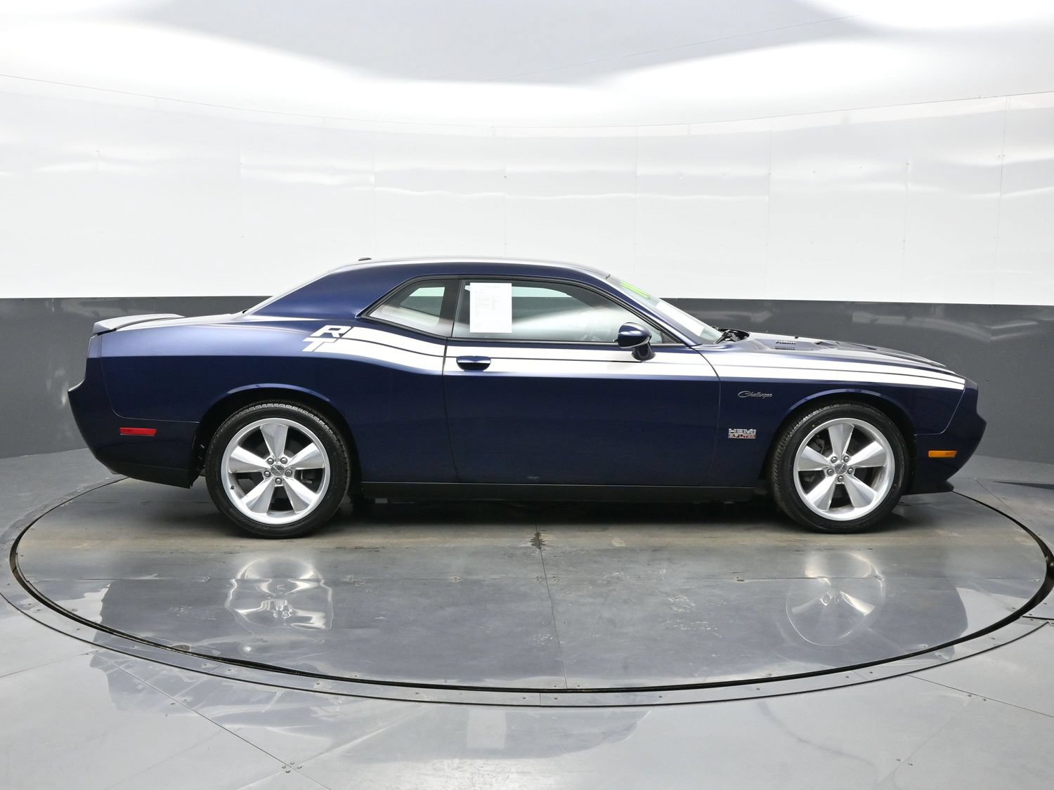 Used 2014 Dodge Challenger R/T RWD image 10