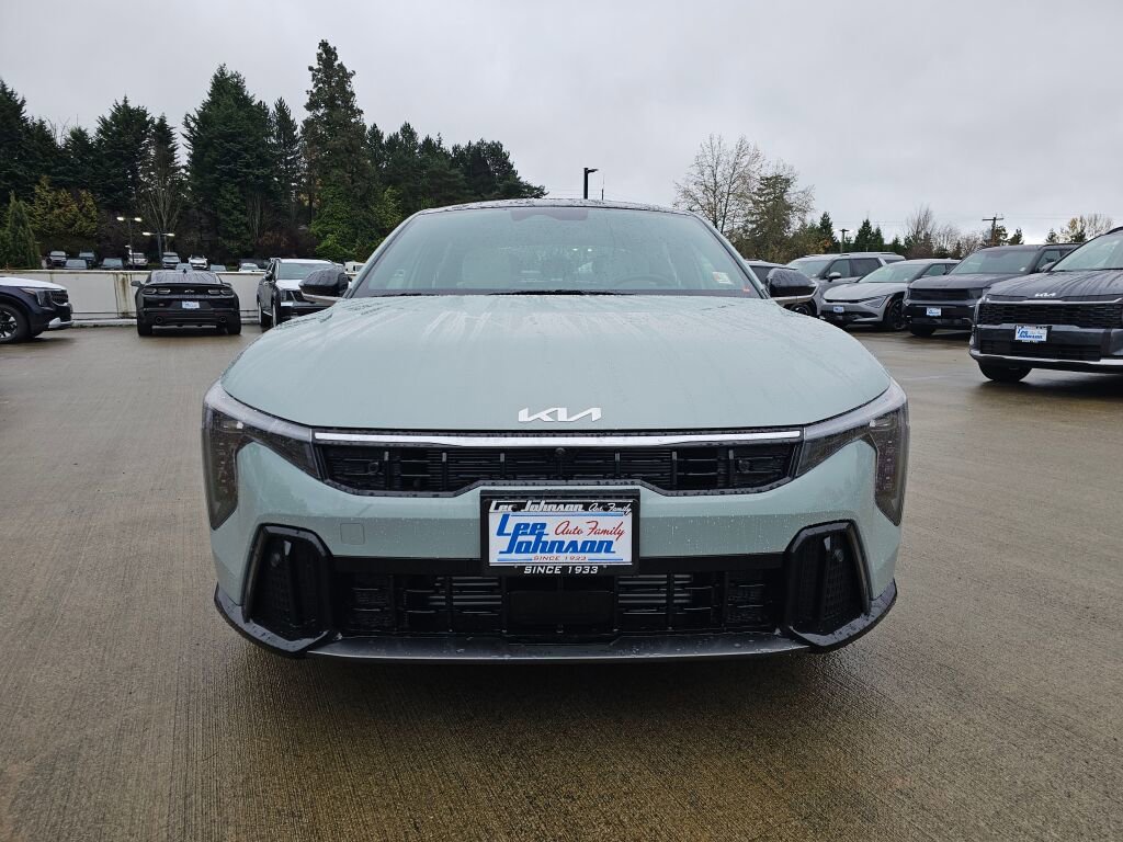 New 2025 Kia K4 GT-Line Turbo video 2