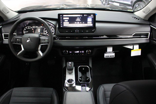 New 2026 Mitsubishi Outlander SE image 20