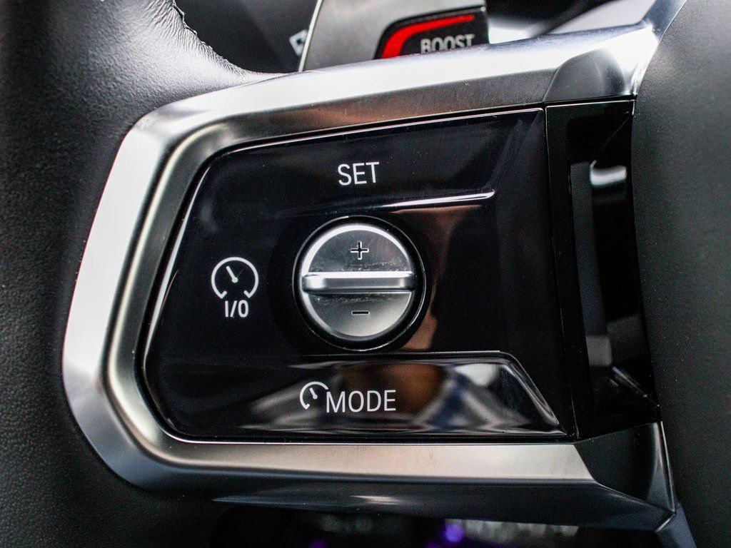 Used 2025 BMW 740i xDrive image 32