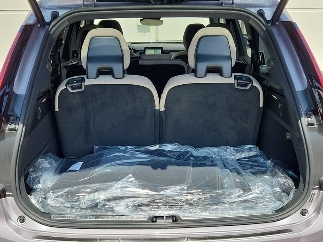 New 2026 Volvo XC90 B6 Plus w/ Protection Package Premier AWD/4WD image 17
