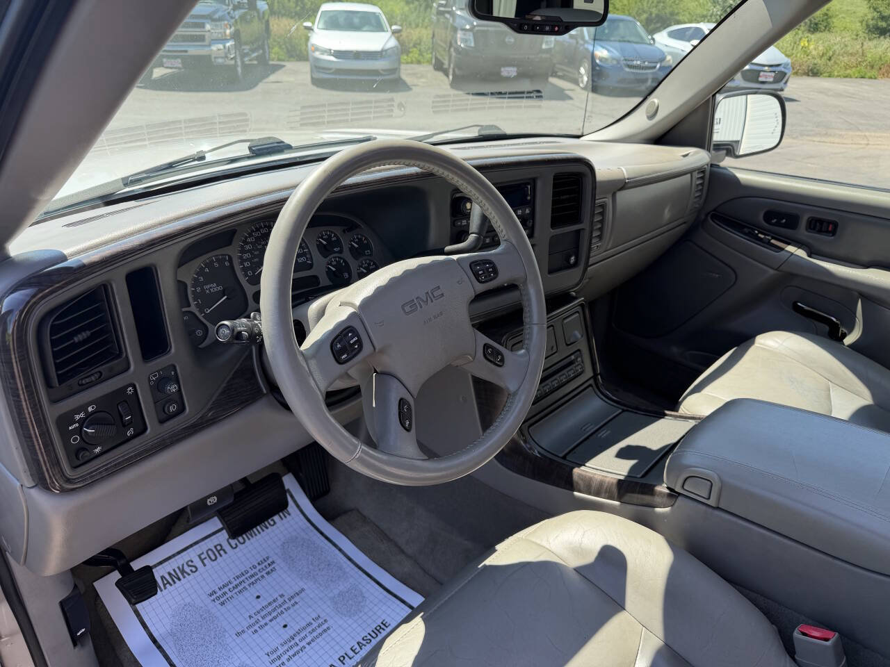 Used 2005 GMC Yukon Denali AWD/4WD image 10