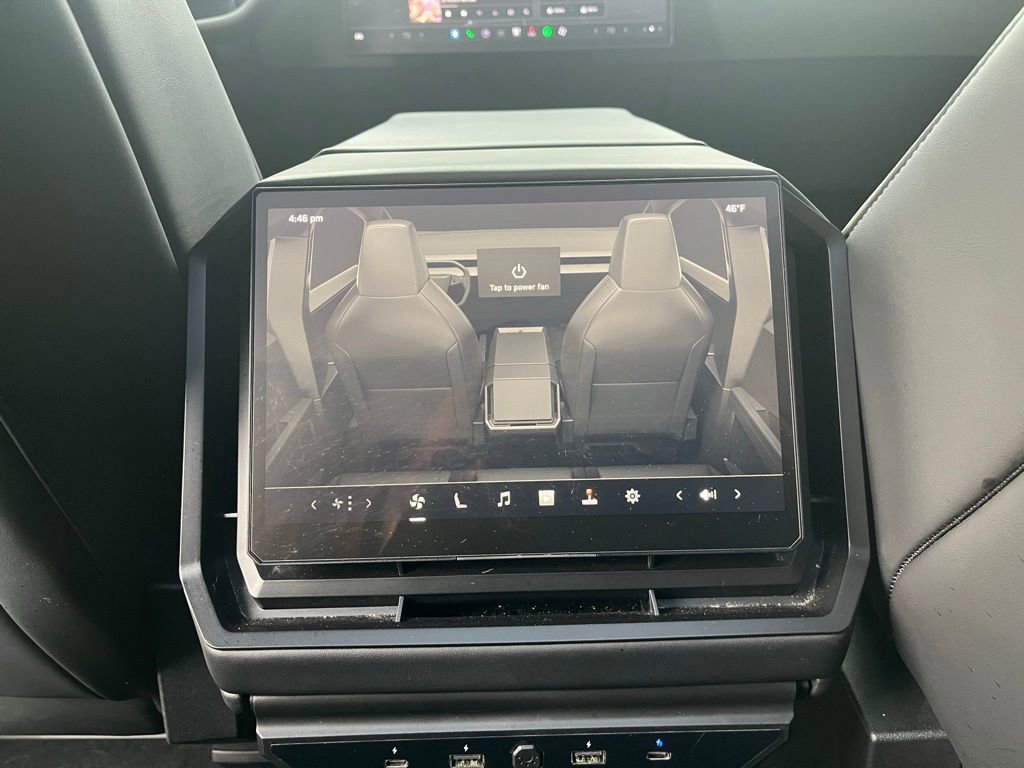 Used 2024 Tesla Cybertruck AWD Crew Cab image 20