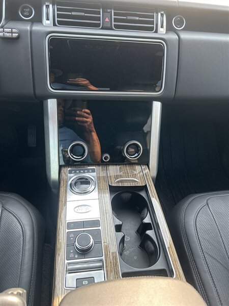 Used 2018 Land Rover Range Rover Supercharged AWD/4WD image 14