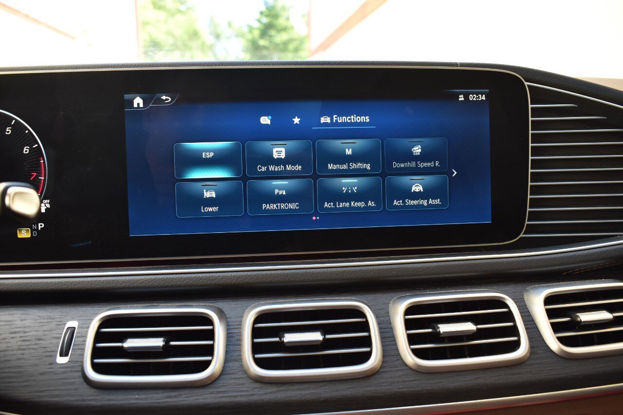 Used 2025 Mercedes-Benz GLS 450 4MATIC w/ AMG Line Exterior image 32