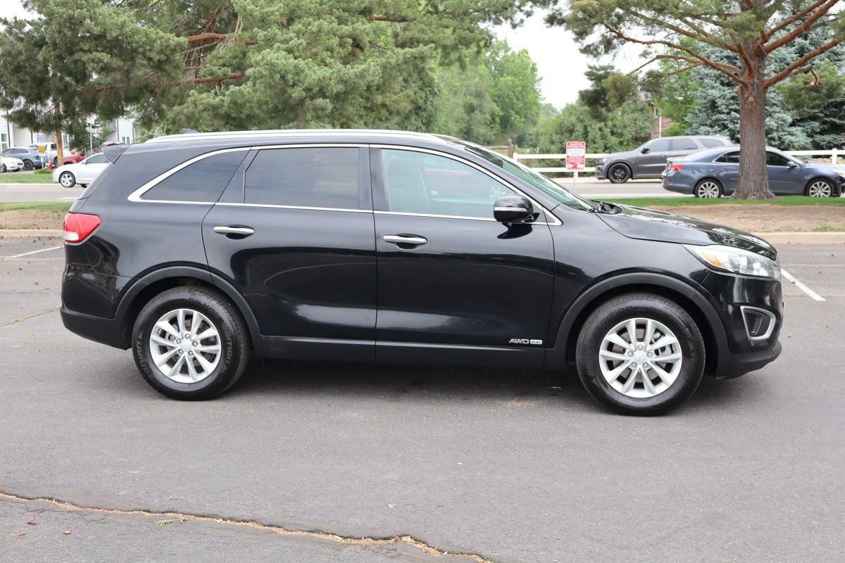 Used 2016 Kia Sorento LX AWD/4WD image 3