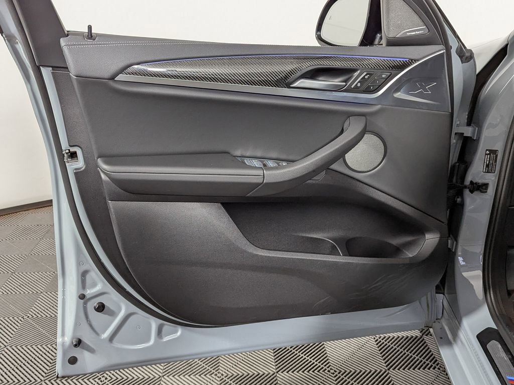 Certified 2023 BMW X4 M40i w/ Premium Package image 13