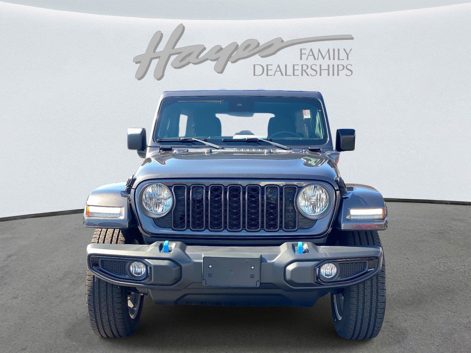 Used 2024 Jeep Wrangler Unlimited w/ Convenience Group AWD/4WD image 10