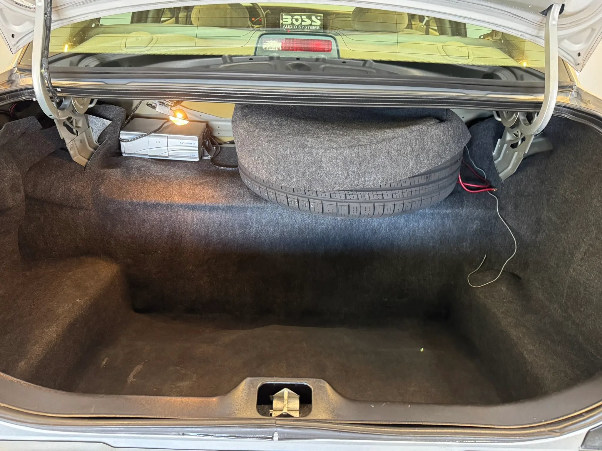 Used 2002 Mercury Grand Marquis GS RWD image 26