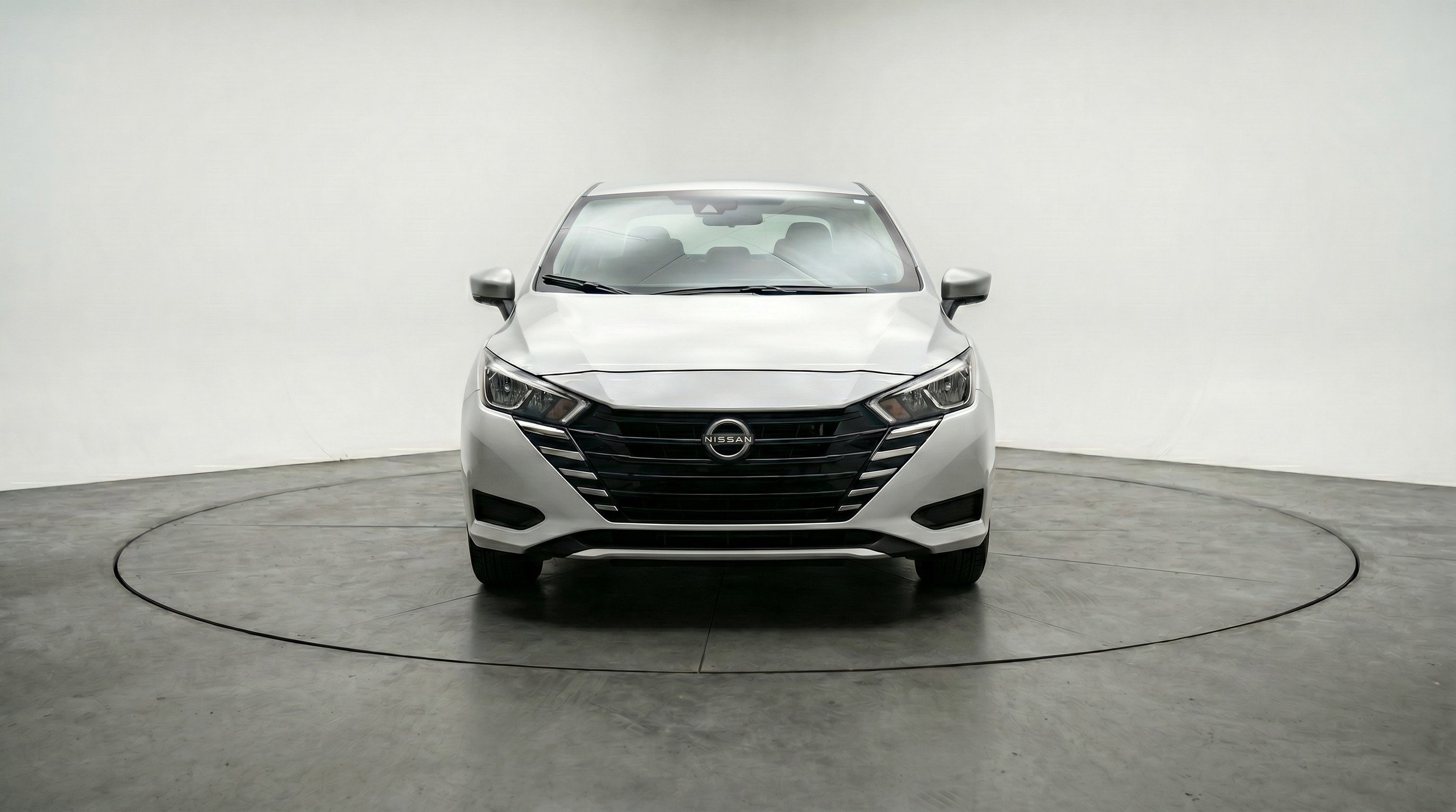 Used 2025 Nissan Versa SV FWD image 2