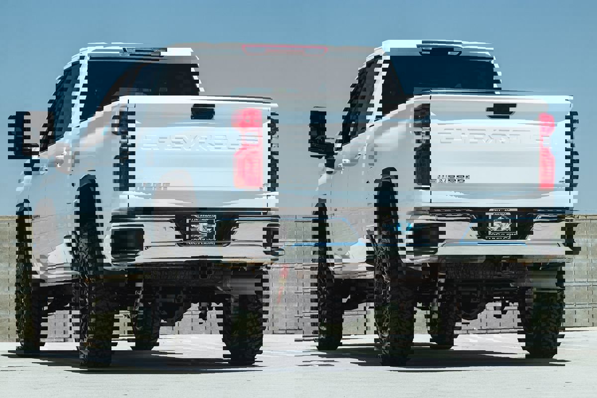 Used 2024 Chevrolet Silverado 2500 LT image 10