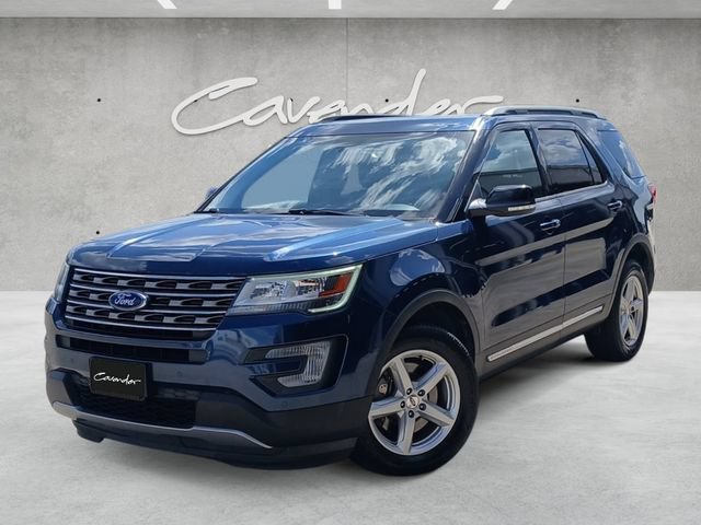 Used 2017 Ford Explorer XLT w/ Equipment Group 202A AWD/4WD image 1