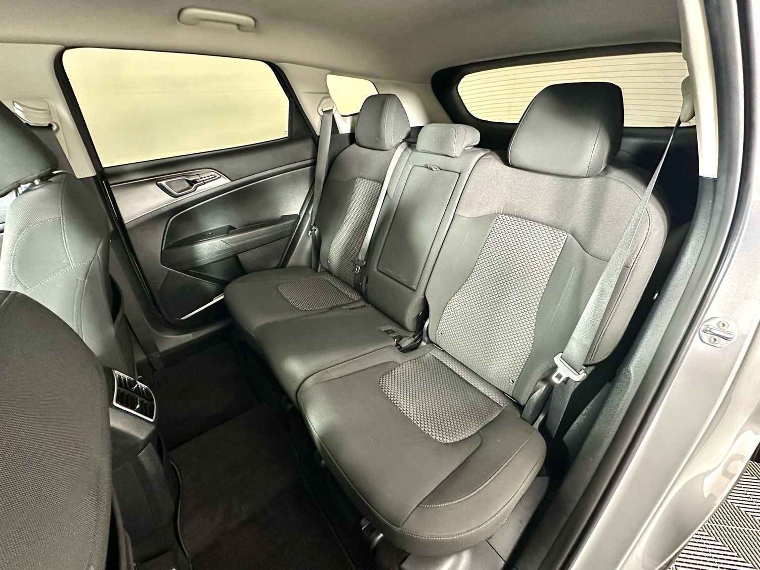 Used 2023 Kia Sportage LX AWD/4WD image 28