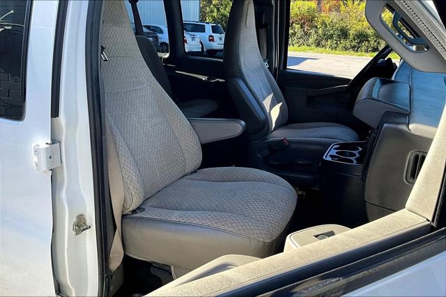 Used 2020 Chevrolet Express 3500 LS image 7