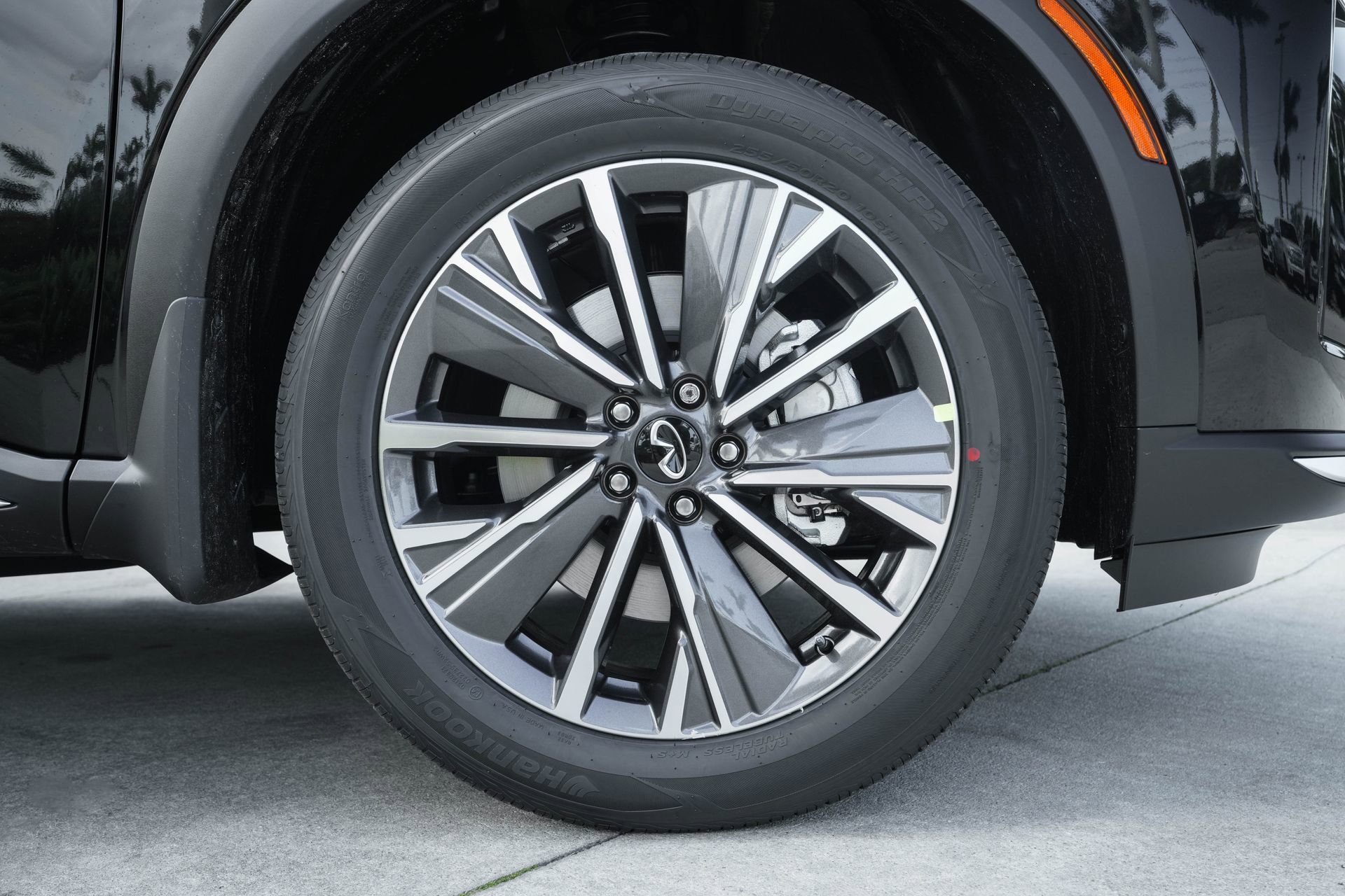 New 2026 INFINITI QX60 Luxe w/ Family Package image 24