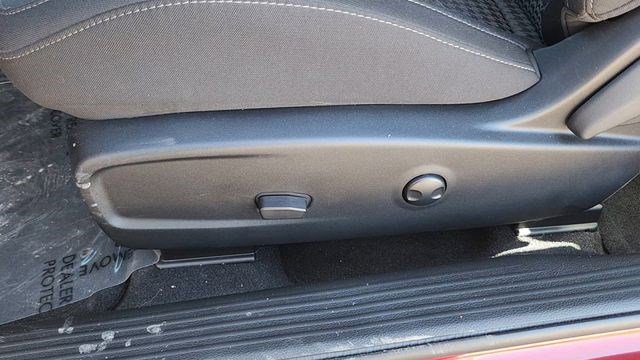 Used 2023 Dodge Challenger R/T w/ Blacktop Package image 9