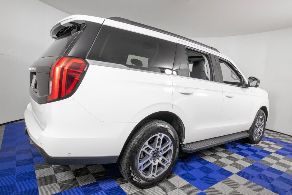 Used 2025 Ford Expedition Active image 5