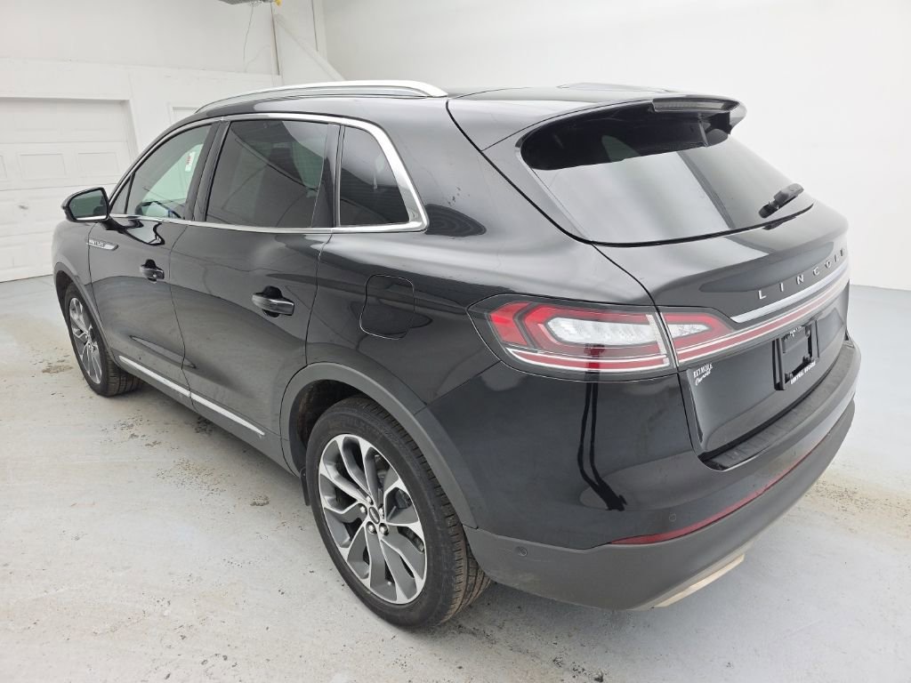 Used 2023 Lincoln Nautilus Reserve w/ Equipment Group 201A image 9