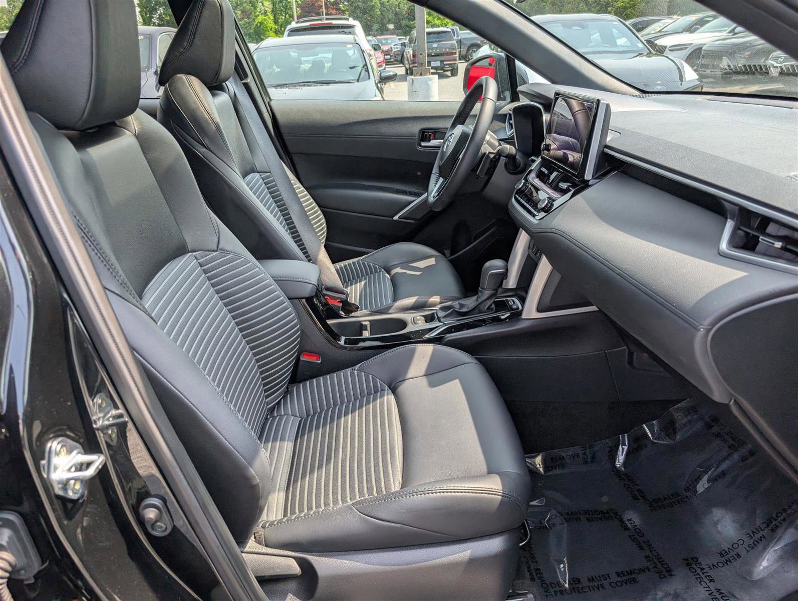 Used 2024 Toyota Corolla Cross XSE w/ Convenience Package image 13