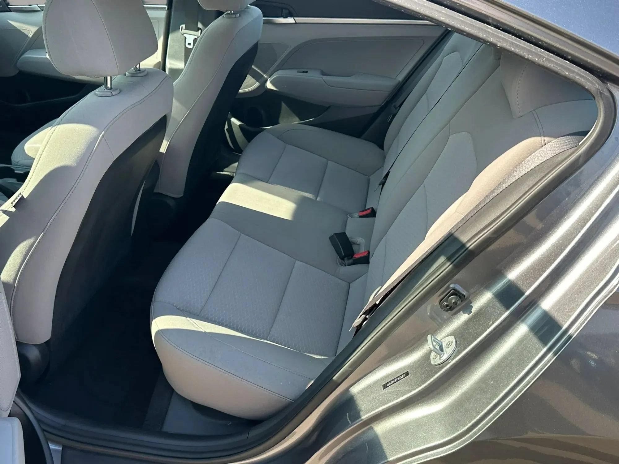 Used 2019 Hyundai Elantra SE FWD image 8