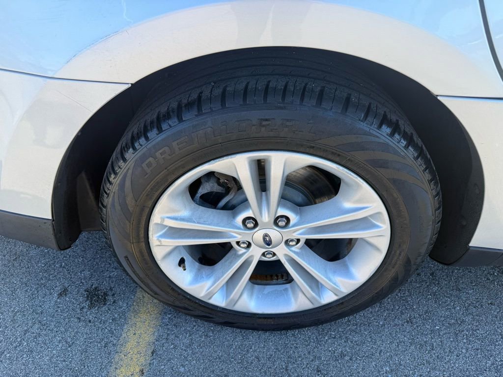 Used 2016 Ford Taurus SEL w/ Equipment Group 201A image 38