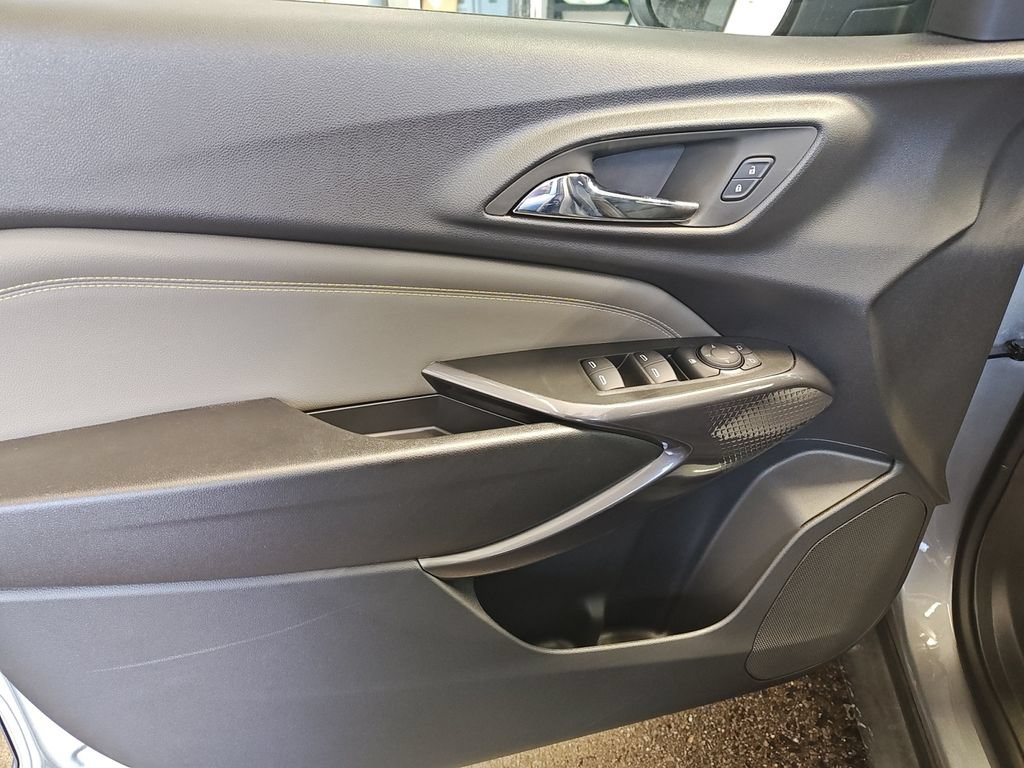 New 2025 Chevrolet Trax ACTIV w/ Driver Confidence Package FWD image 16
