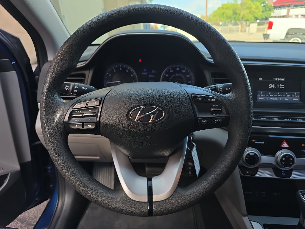 Used 2019 Hyundai Elantra SE image 16