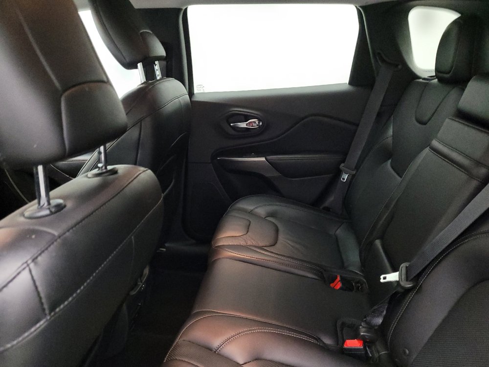 Used 2019 Jeep Cherokee Limited image 18