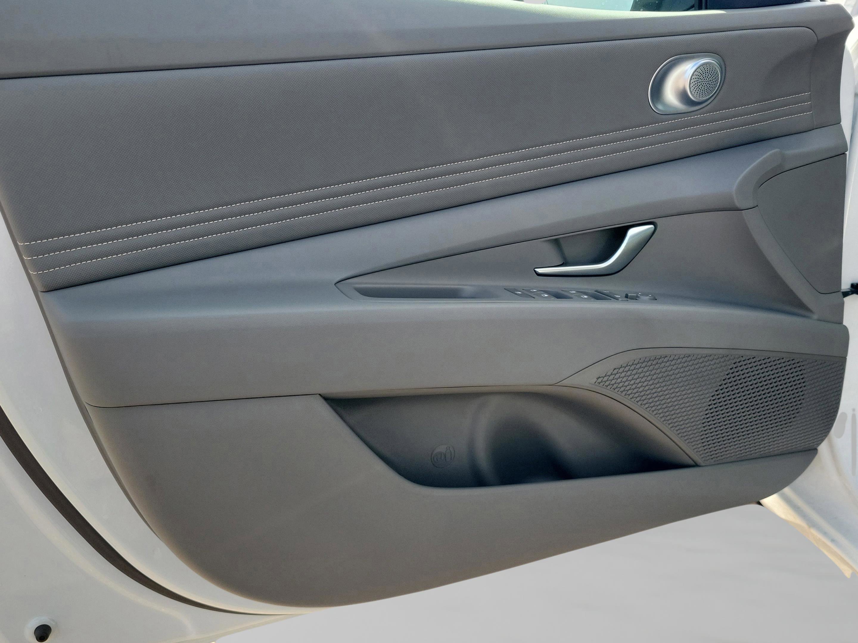 New 2026 Hyundai Elantra Sport image 9