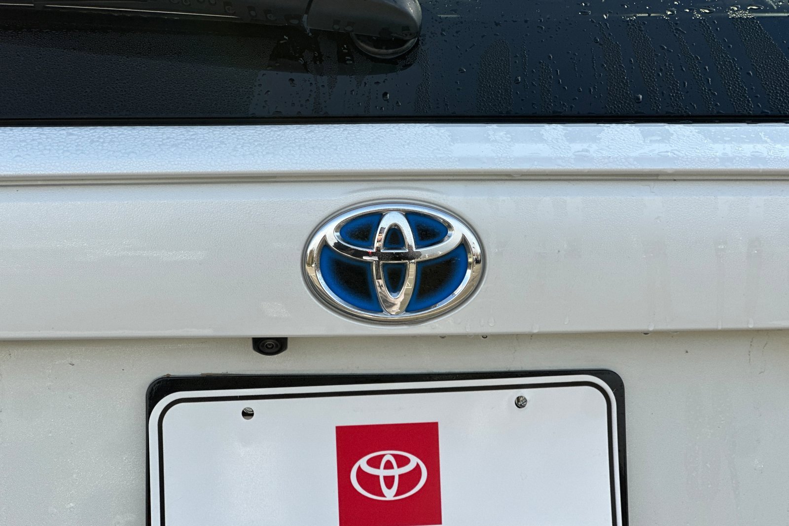 Used 2024 Toyota RAV4 SE image 50