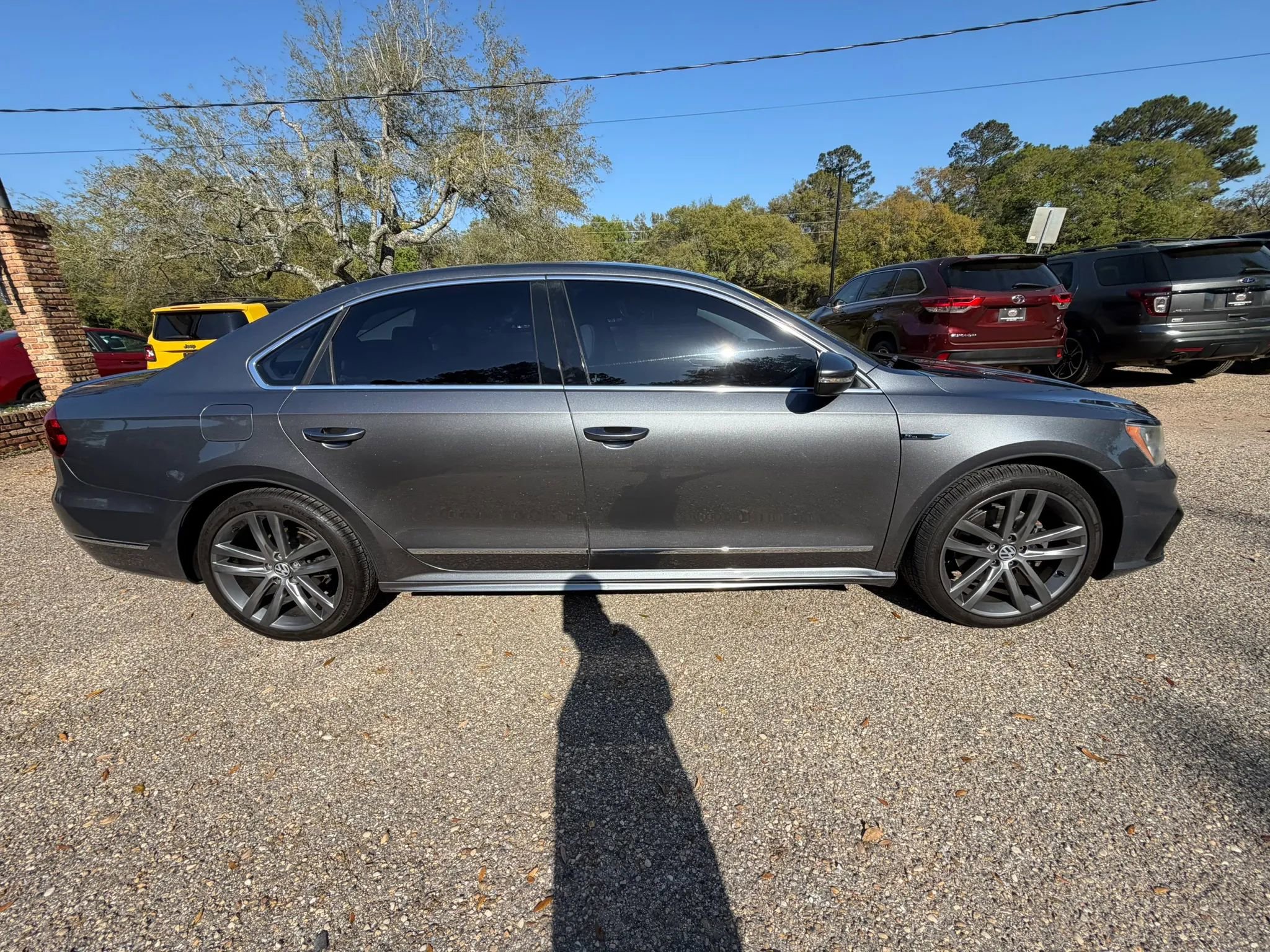 Used 2017 Volkswagen Passat 1.8T R-Line image 4
