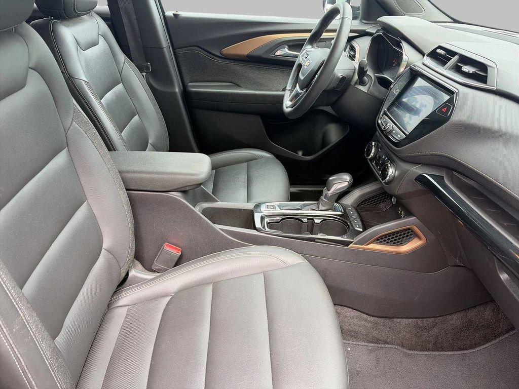 Used 2023 Chevrolet TrailBlazer ACTIV w/ Convenience Package AWD/4WD image 9