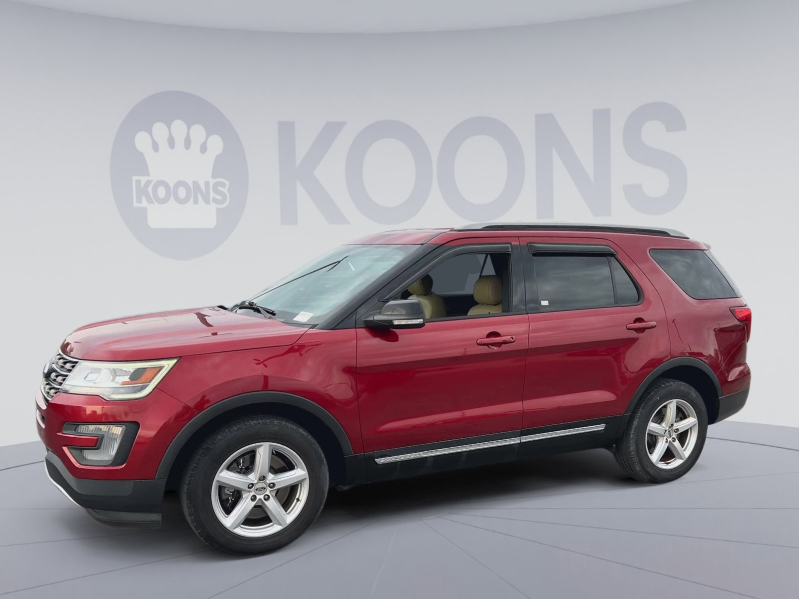 Used 2017 Ford Explorer XLT w/ Equipment Group 202A AWD/4WD image 7