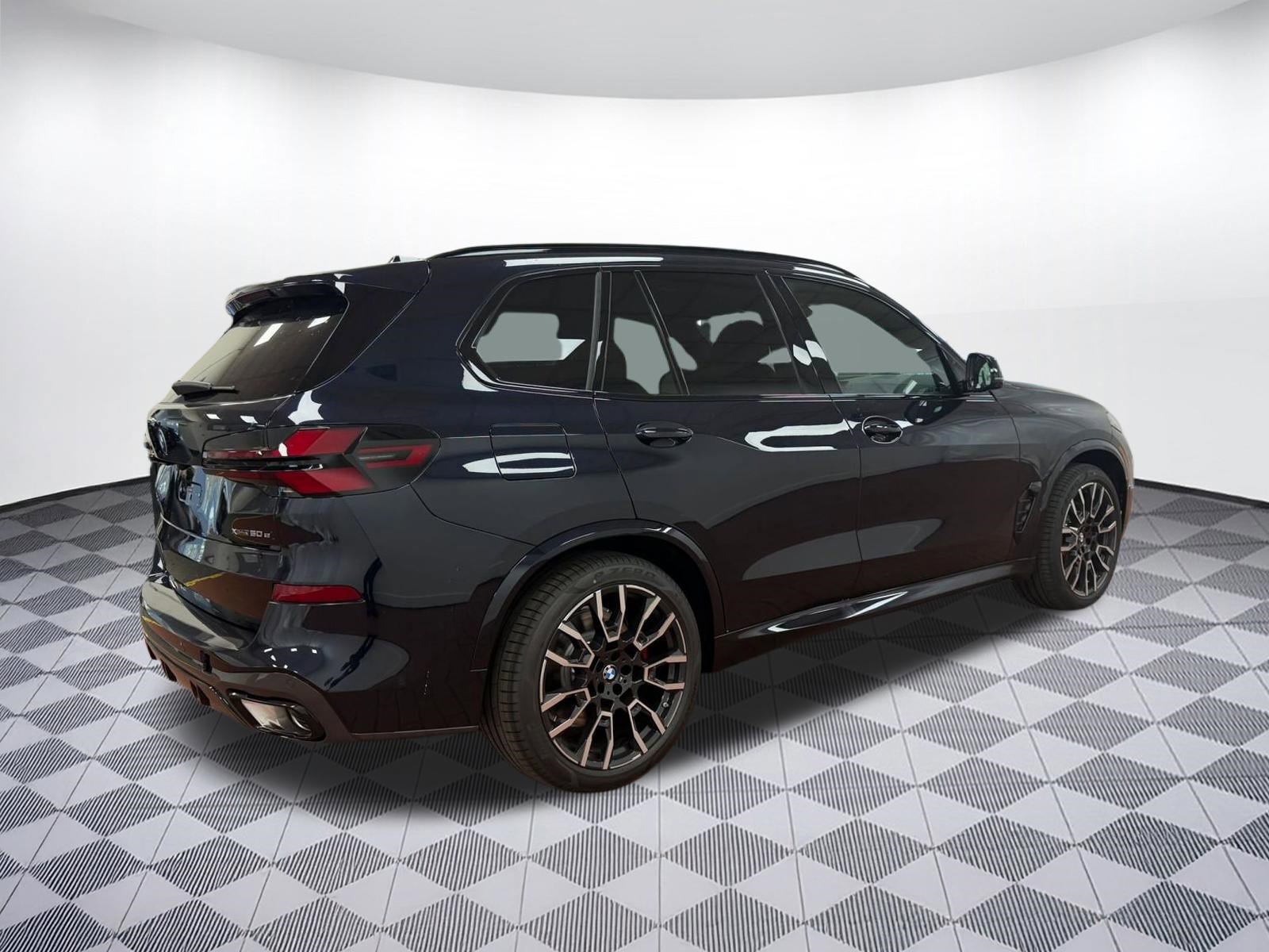 New 2026 BMW X5 xDrive50e image 8