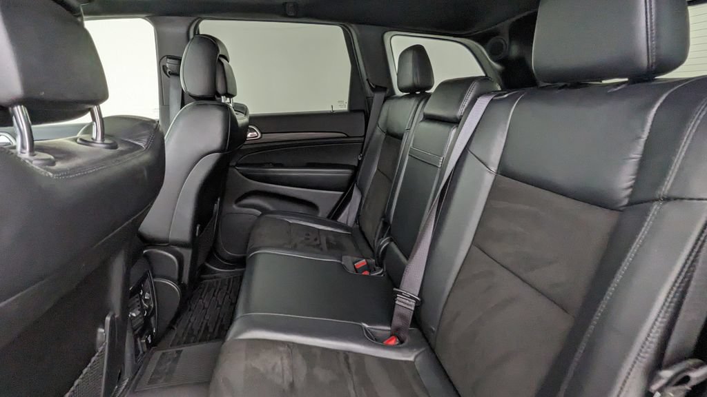 Used 2019 Jeep Grand Cherokee Altitude AWD/4WD image 35