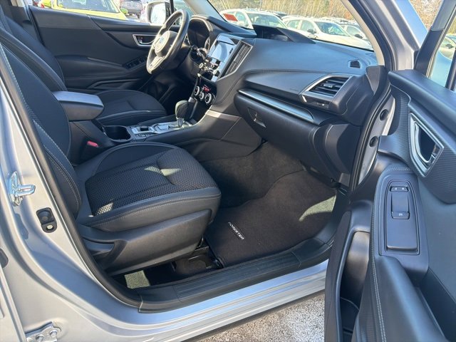 Used 2023 Subaru Forester Premium image 17