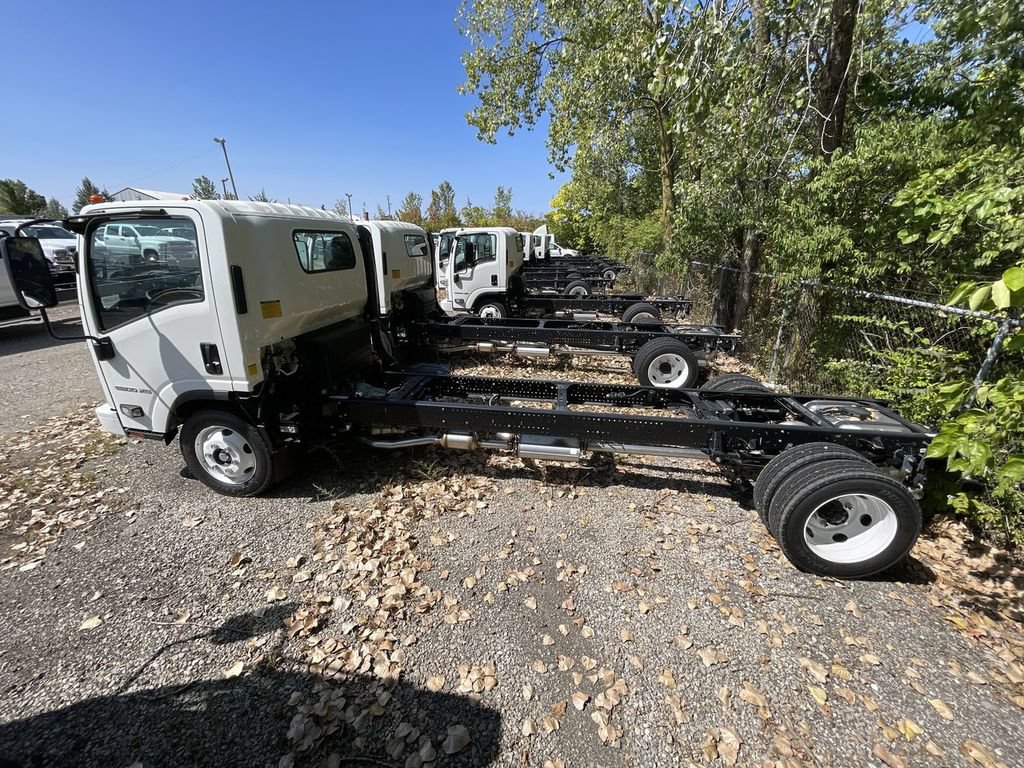 New 2024 Chevrolet Low Cab Forward 5500XG RWD image 2