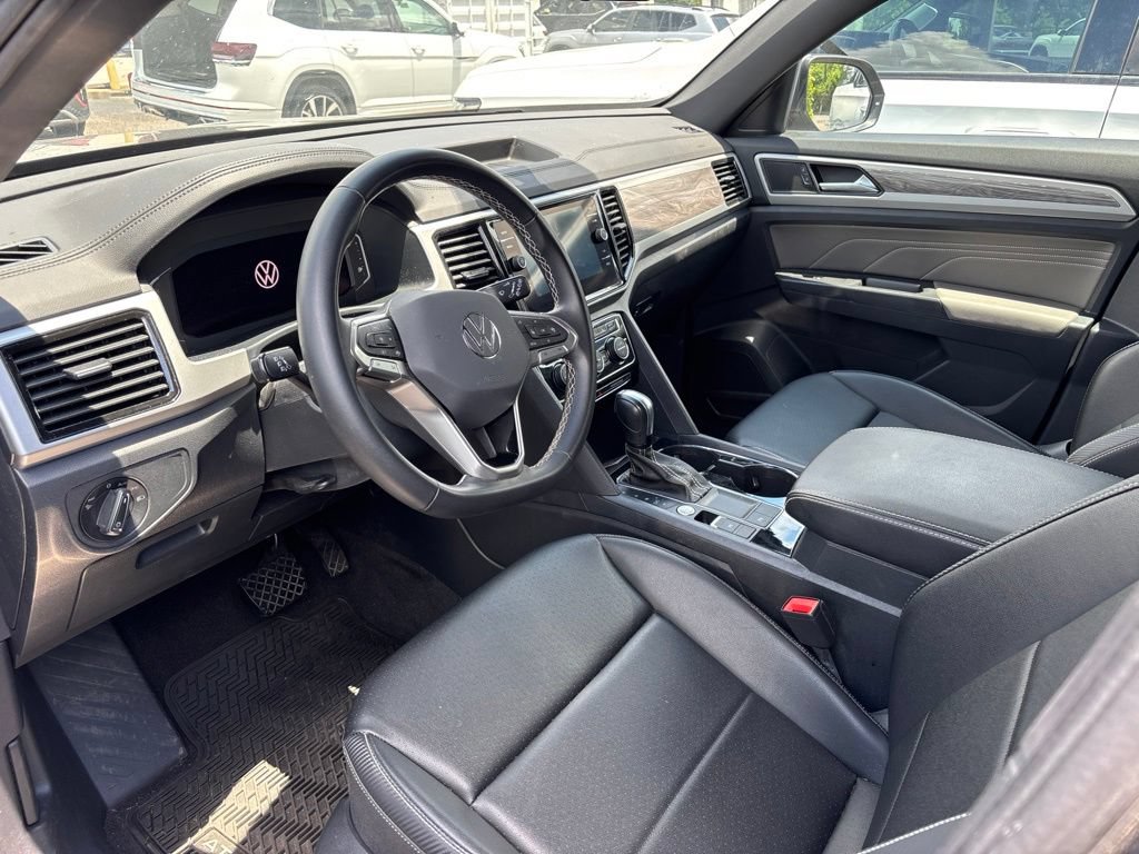 Used 2023 Volkswagen Atlas Cross Sport SE FWD image 6