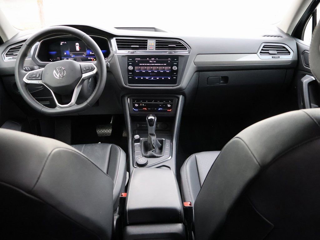 Used 2022 Volkswagen Tiguan SE image 17