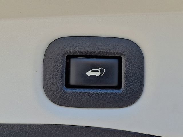 Used 2017 Nissan Rogue SV AWD/4WD image 29