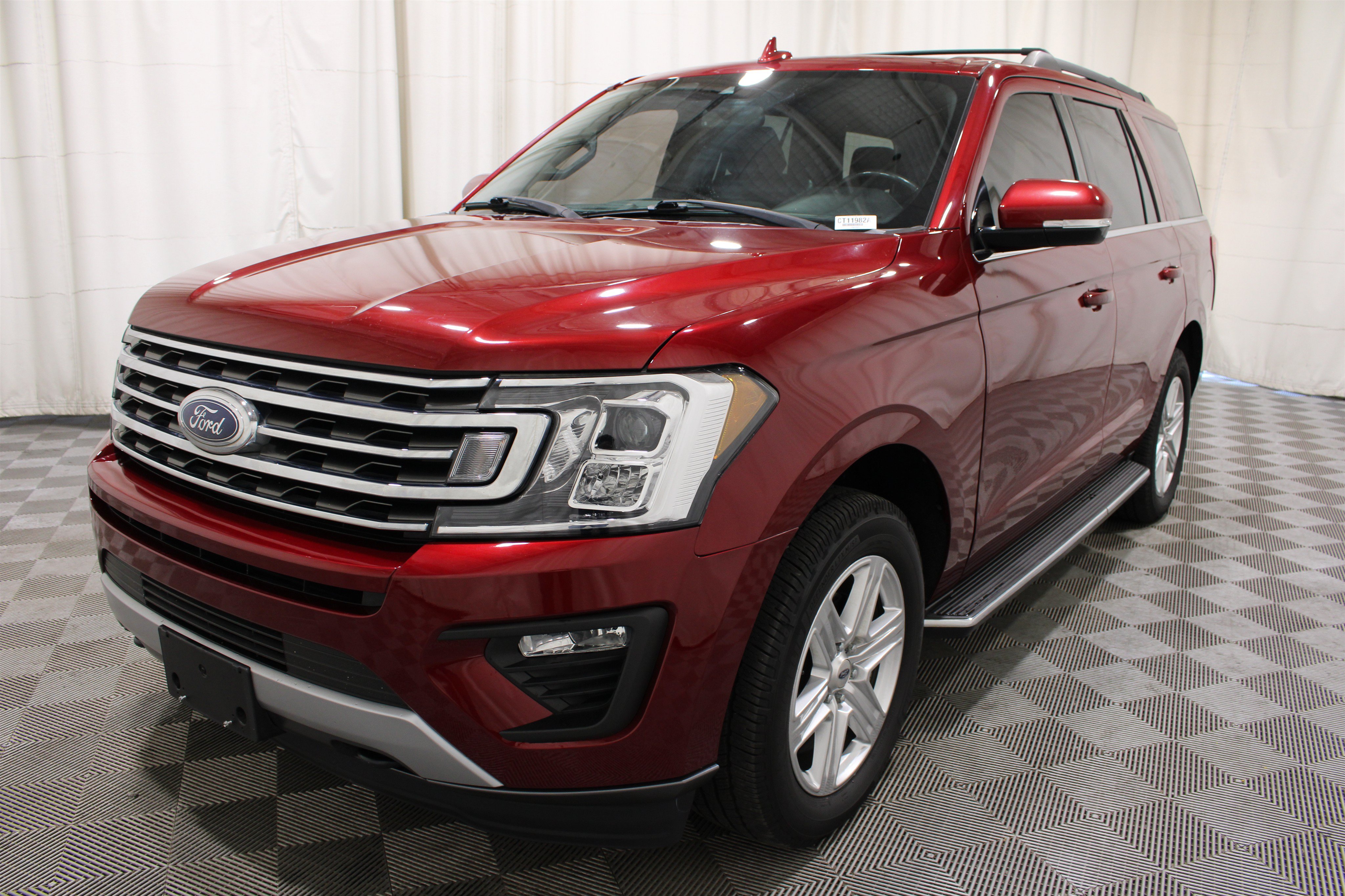 Used 2018 Ford Expedition XLT w/ Equipment Group 202A AWD/4WD image 37