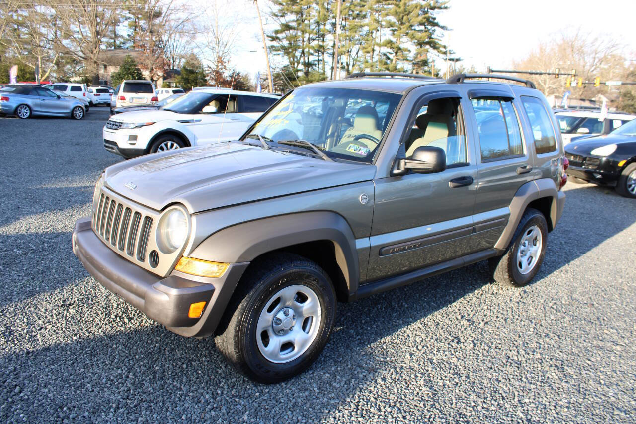 Used 2006 Jeep Liberty Sport image 2