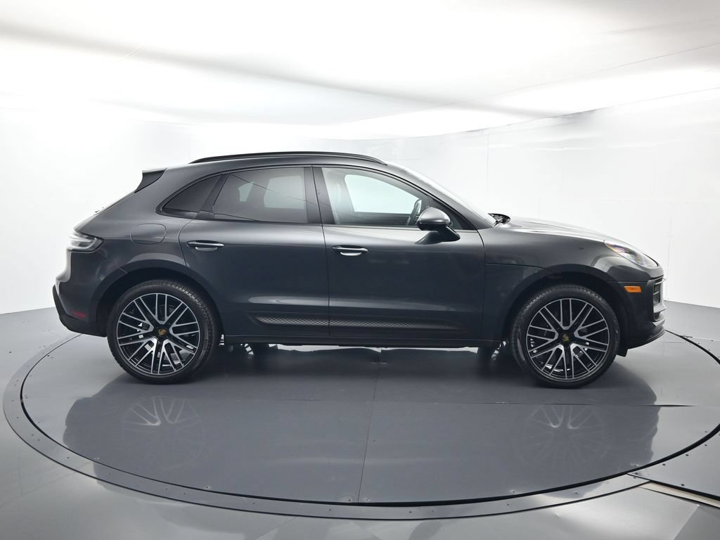 Certified 2026 Porsche Macan AWD/4WD image 16