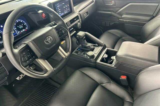 Used 2025 Toyota 4Runner 4WD image 10