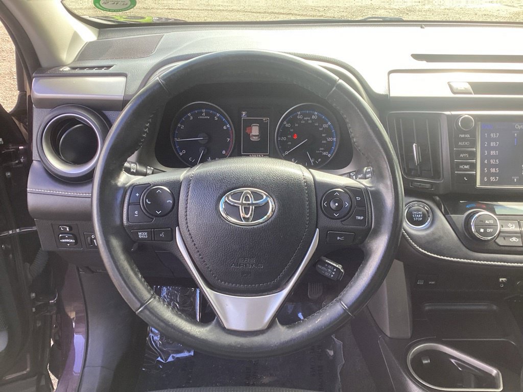Used 2017 Toyota RAV4 XLE AWD/4WD image 17