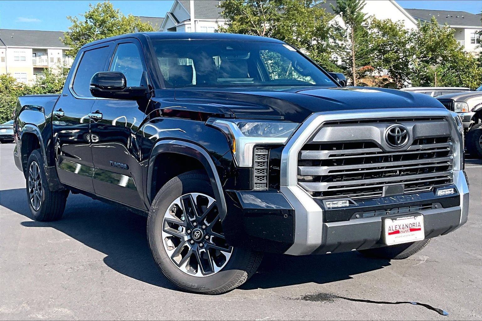 Used 2026 Toyota Tundra Limited AWD/4WD image 2