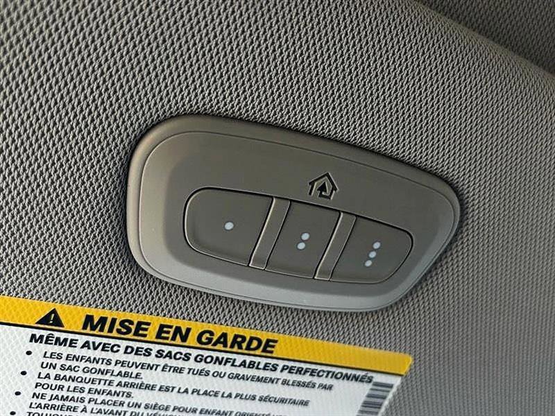 Used 2020 Chrysler Pacifica Touring-L w/ Tire & Wheel Group FWD image 30