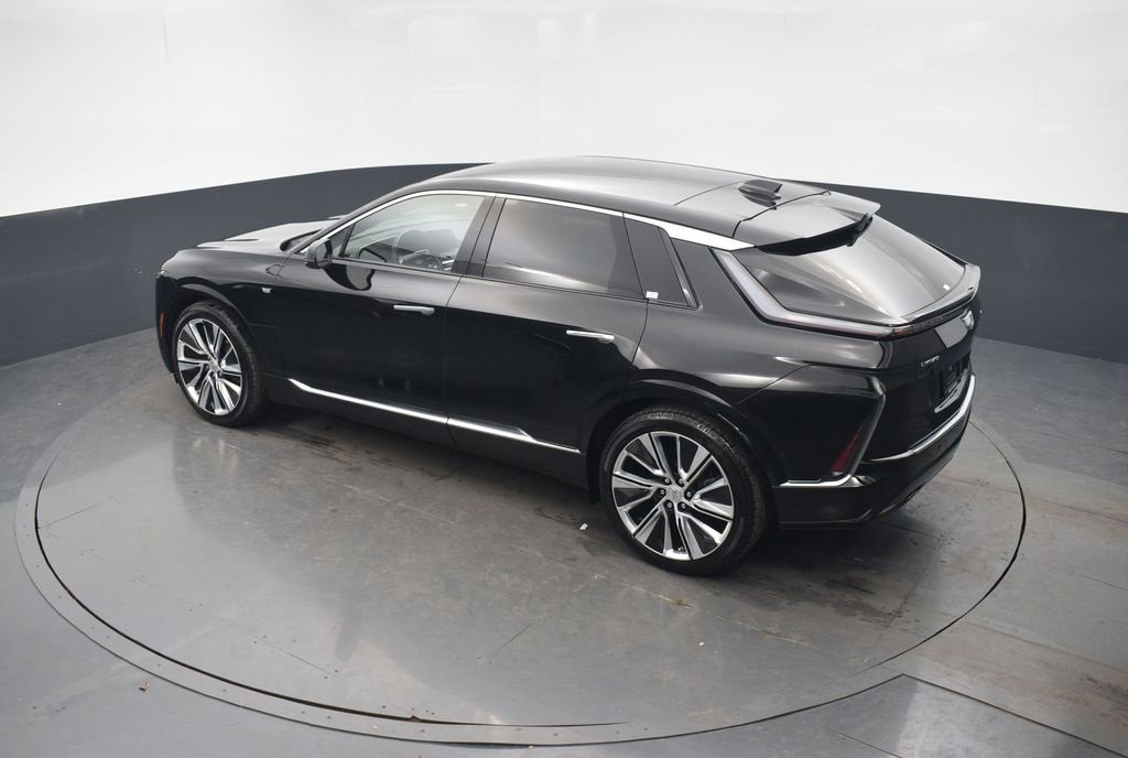 Certified 2024 Cadillac Lyriq Luxury w/ LPO, Floor Liner Package image 39