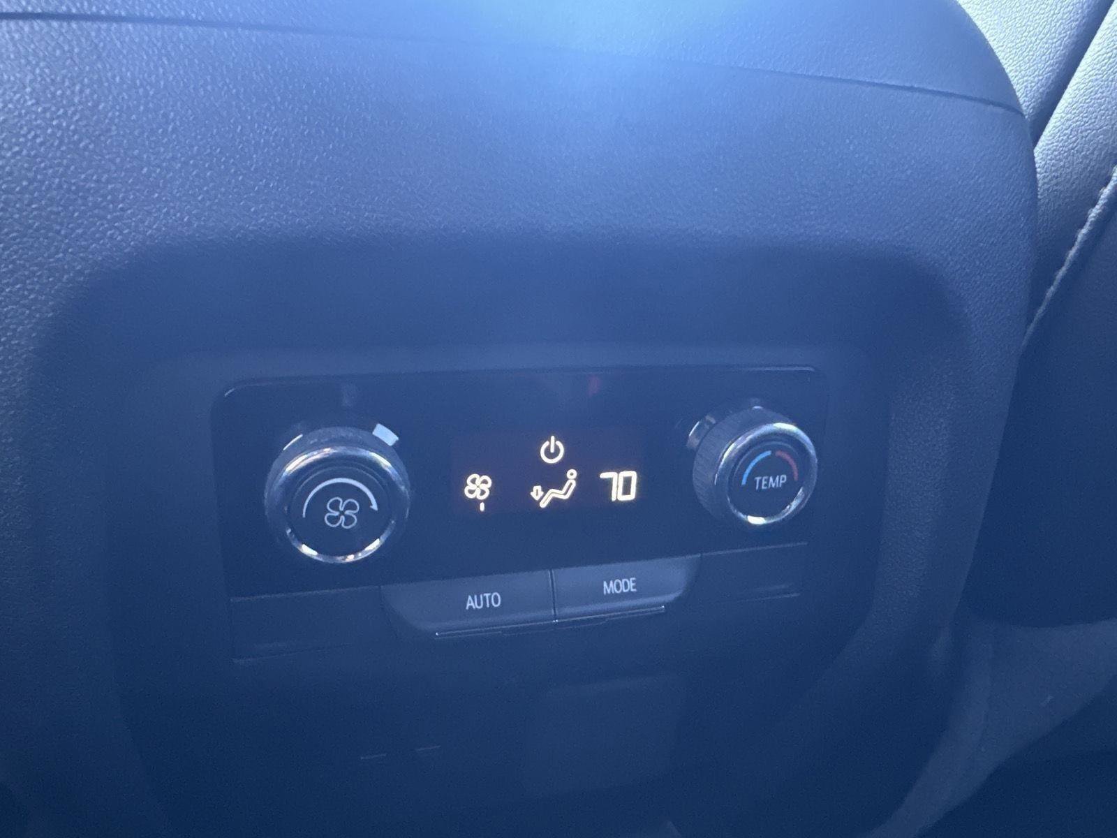 Used 2025 Chevrolet Traverse LT w/ Enhanced Driving Package image 15