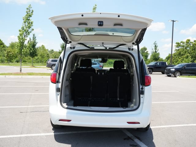 Used 2023 Chrysler Voyager LX FWD image 16
